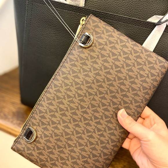 Michael Kors Maisie Large 3-in-1 Tote Bag - Picture 4 of 11